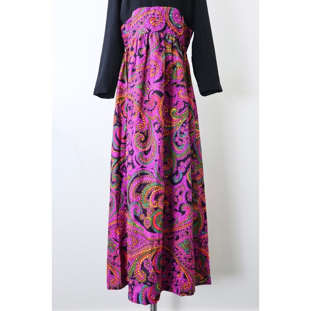 Vintage 1970 Paisley Print Scoop Neck Maxi Dress Rhinestone Disco Hippie - Picture 3 of 13